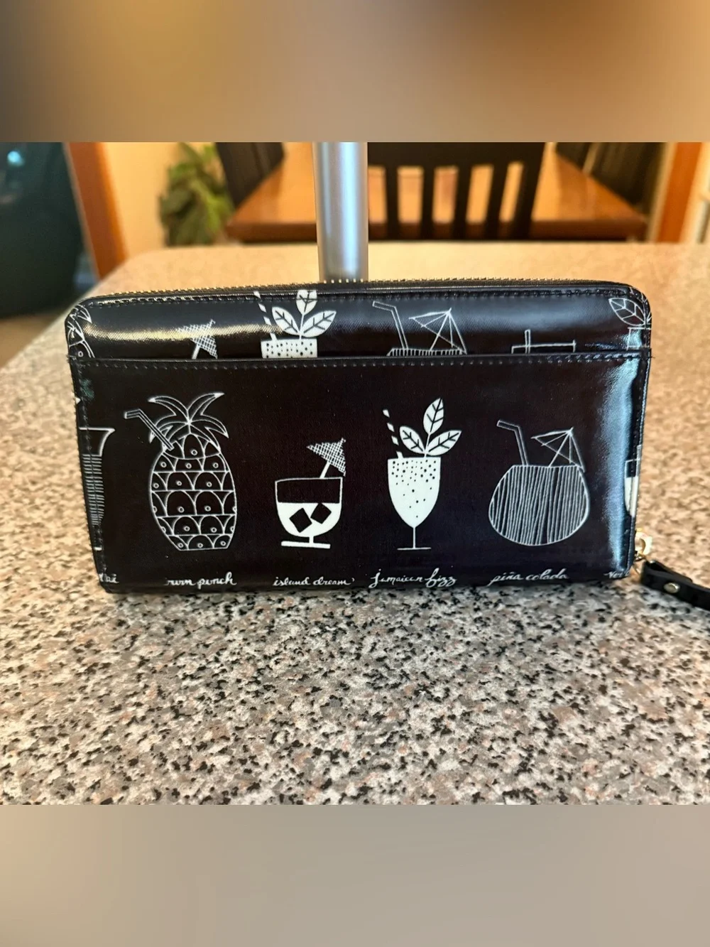 Kate Spade New York zip-around wallet 